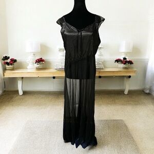 Vintage Petra Fashions simple sexy lingerie nightgown silky & sheer old school